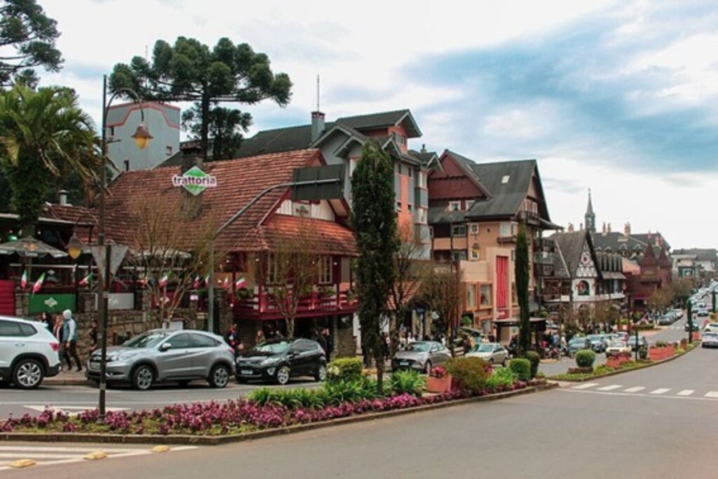 Centro de Gramado com arquitetura europeia e atracoes- Serra Gaúcha