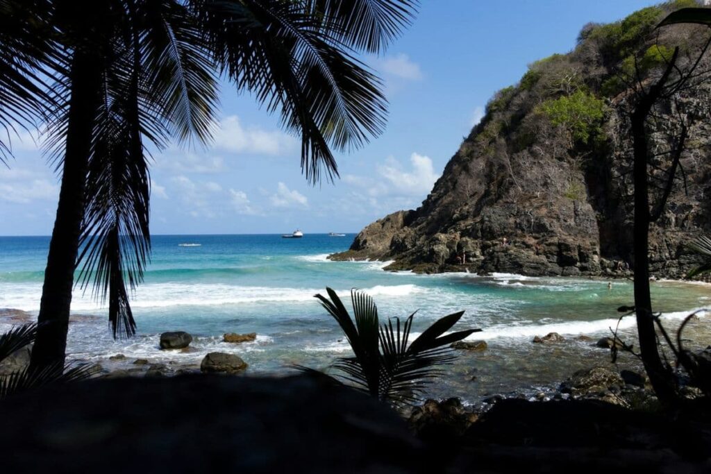 Fernando de Noronha guide: Praia paradisíaca com águas cristalina
