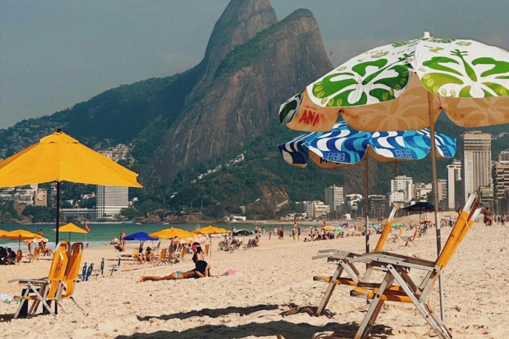 Ipanema Beach in Rio de Janeiro – must-see spot on a 5-day Rio de Janeiro itinerary