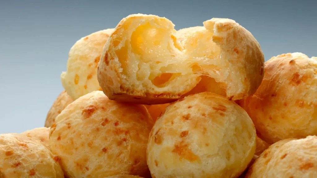 ão de Queijo: Irresistible Brazilian Cheese Bread