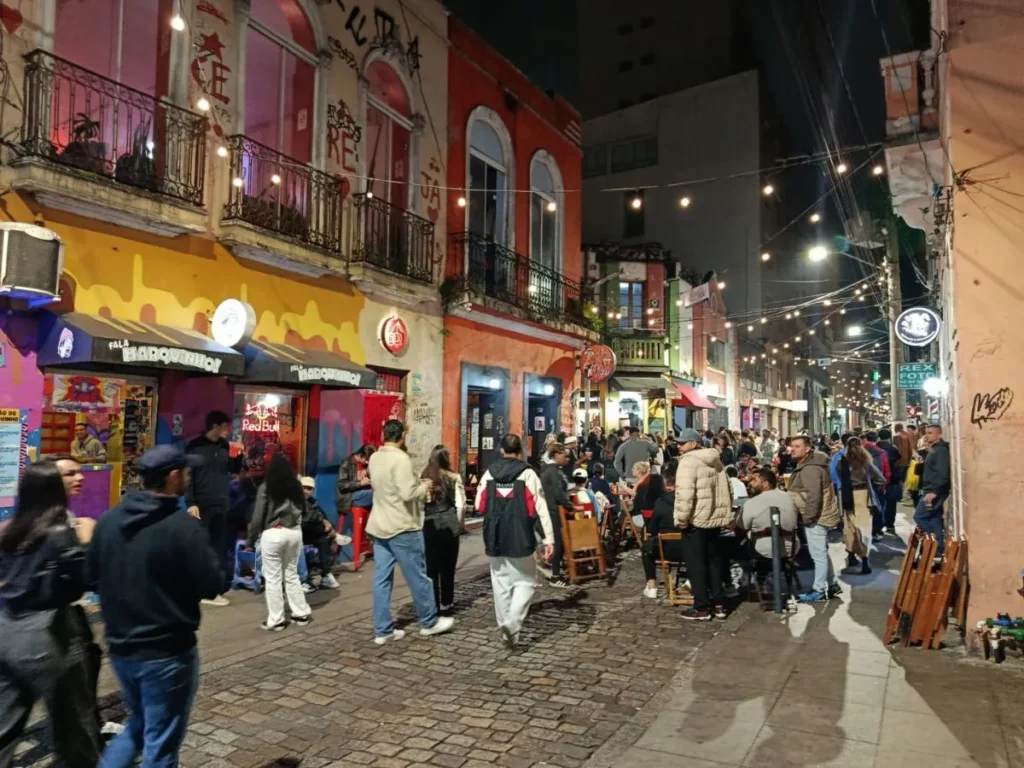 Crowded nightlife street in Centro Leste, Florianópolis